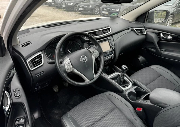 Nissan Qashqai cena 61900 przebieg: 155000, rok produkcji 2016 z Jastrowie małe 781